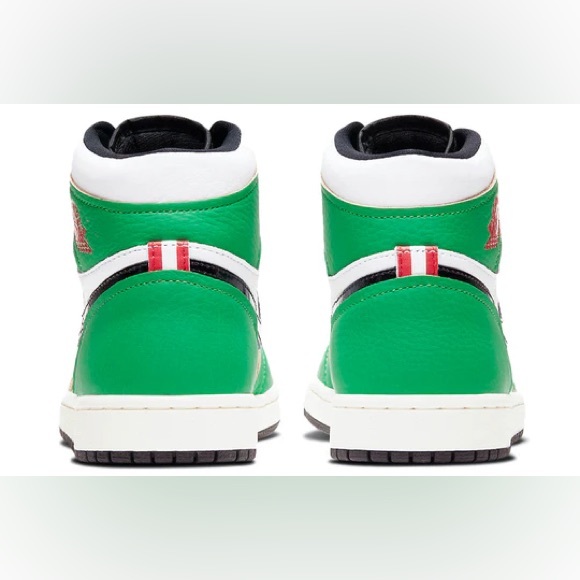 Wmns Jordan 1 Retro High OG “Lucky Green” - Picture 5 of 10